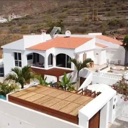 Gezellige Villa Met Prachtig Zicht En Zwembad 아로나 외부 사진