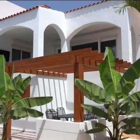 Gezellige Villa Met Prachtig Zicht En Zwembad 아로나 외부 사진