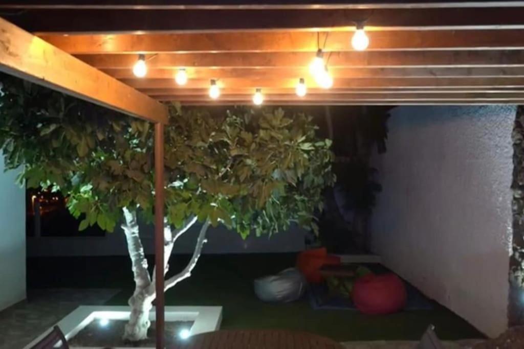 Gezellige Villa Met Prachtig Zicht En Zwembad 아로나 외부 사진