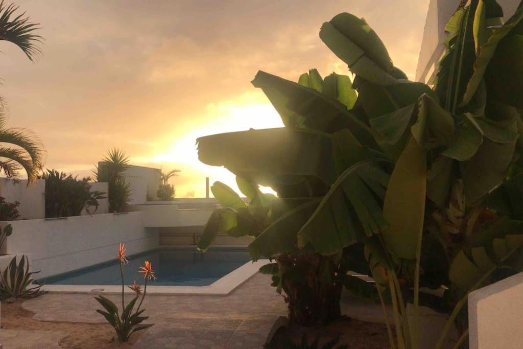 Gezellige Villa Met Prachtig Zicht En Zwembad 아로나 외부 사진