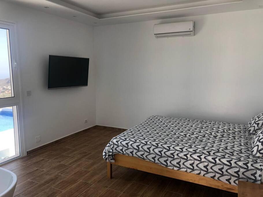 Gezellige Villa Met Prachtig Zicht En Zwembad 아로나 외부 사진