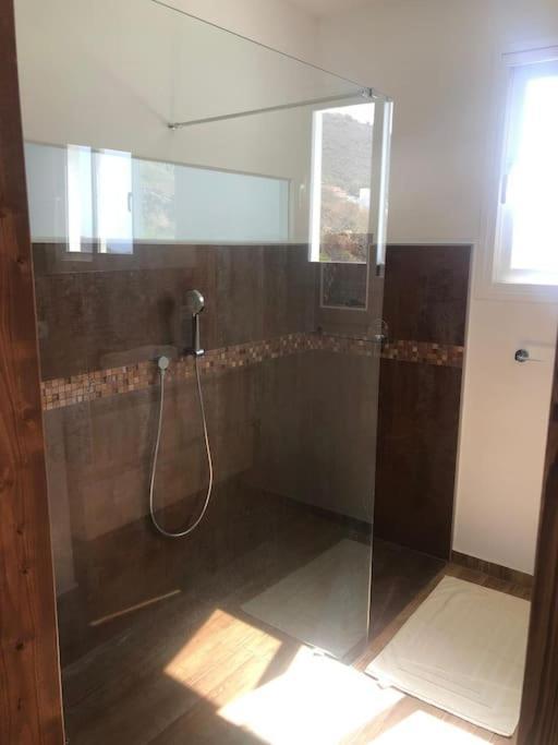 Gezellige Villa Met Prachtig Zicht En Zwembad 아로나 외부 사진